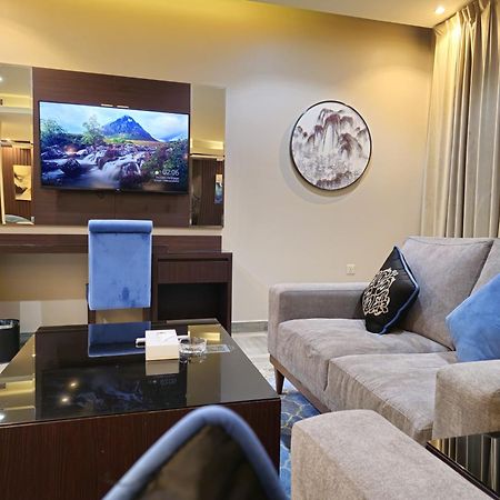 Royal Boutique Hotel คามิสมูชาอิท ภายนอก รูปภาพ