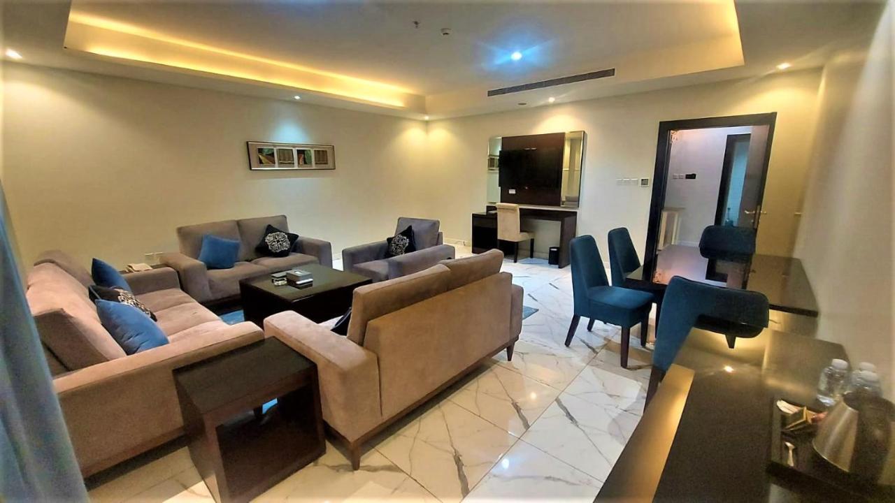 Royal Boutique Hotel คามิสมูชาอิท ภายนอก รูปภาพ