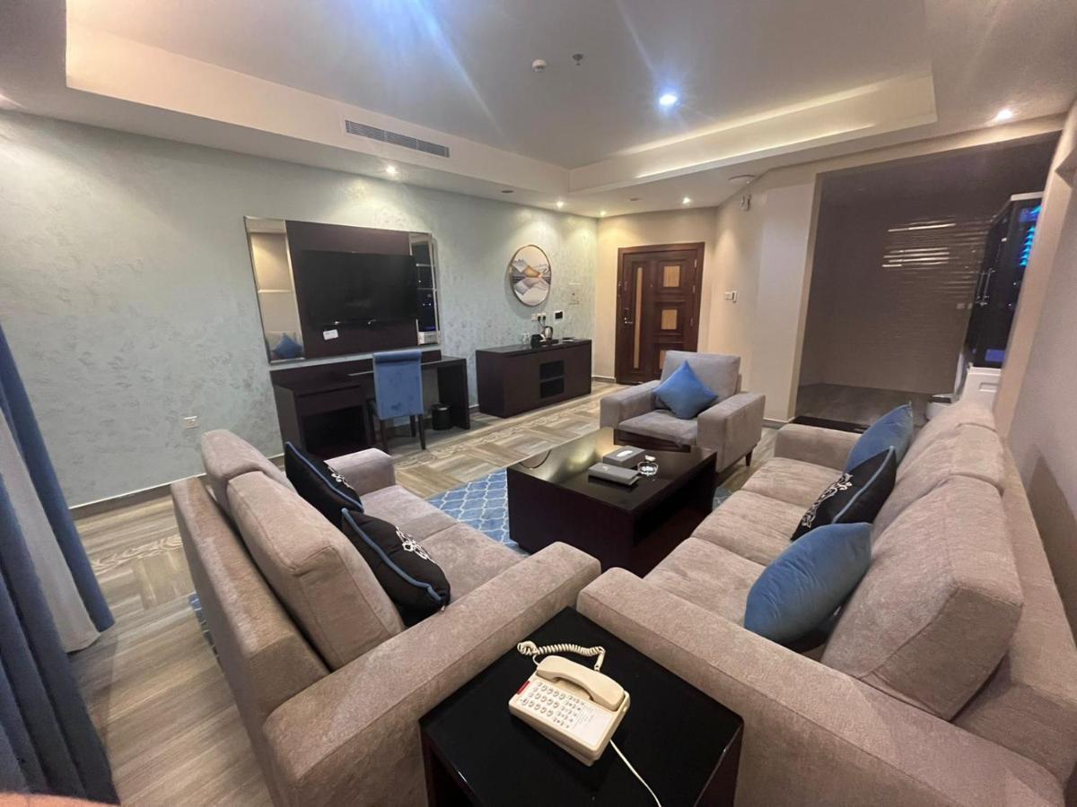 Royal Boutique Hotel คามิสมูชาอิท ภายนอก รูปภาพ