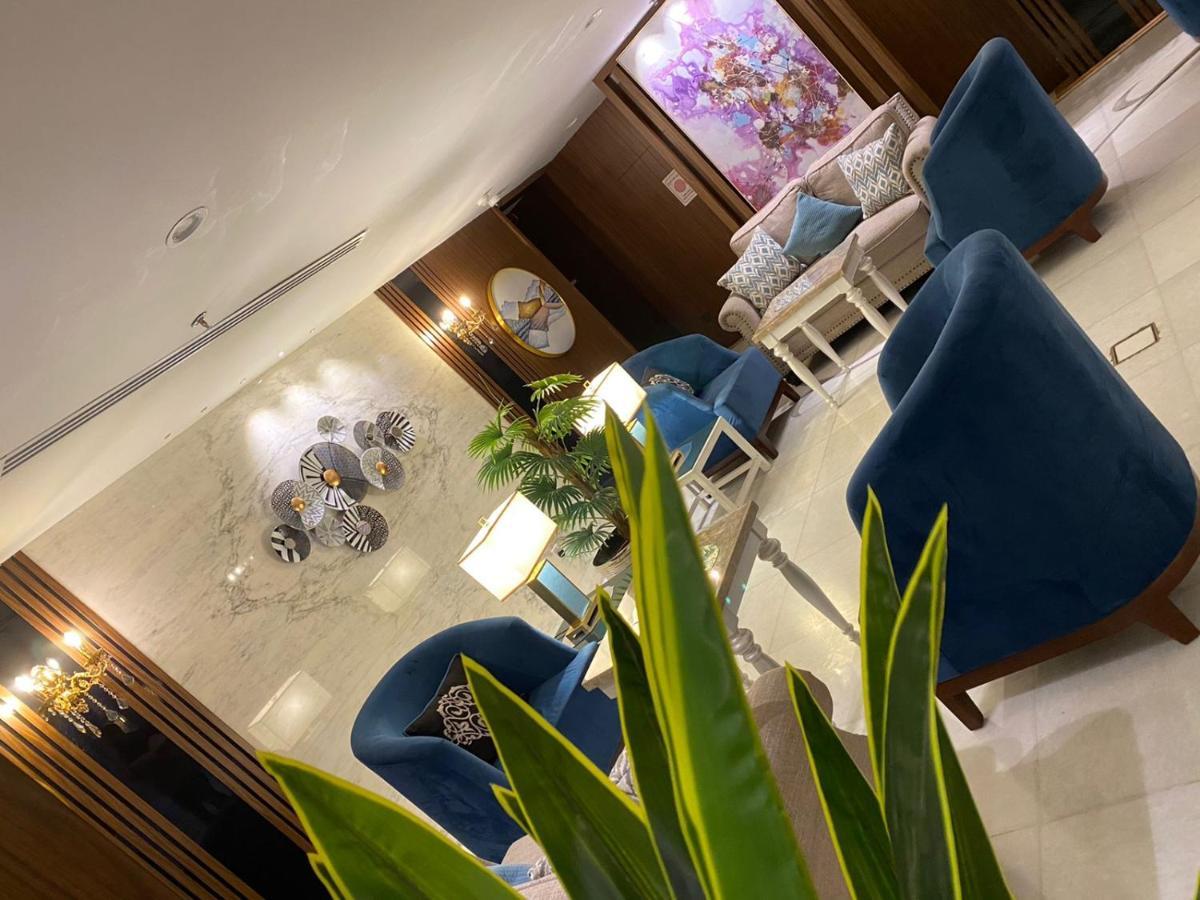 Royal Boutique Hotel คามิสมูชาอิท ภายนอก รูปภาพ