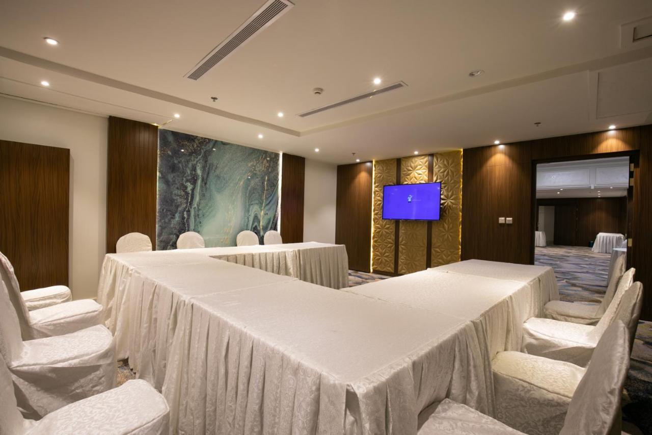 Royal Boutique Hotel คามิสมูชาอิท ภายนอก รูปภาพ