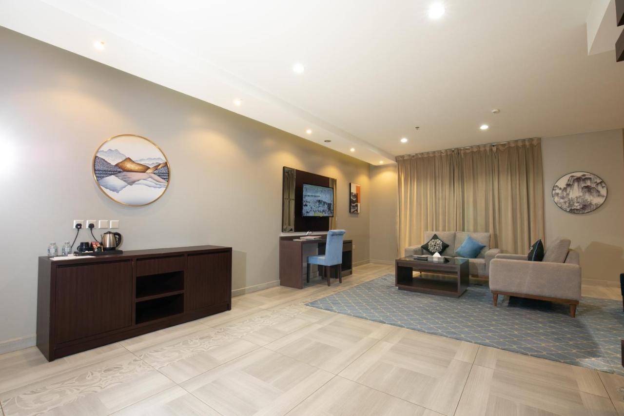 Royal Boutique Hotel คามิสมูชาอิท ภายนอก รูปภาพ