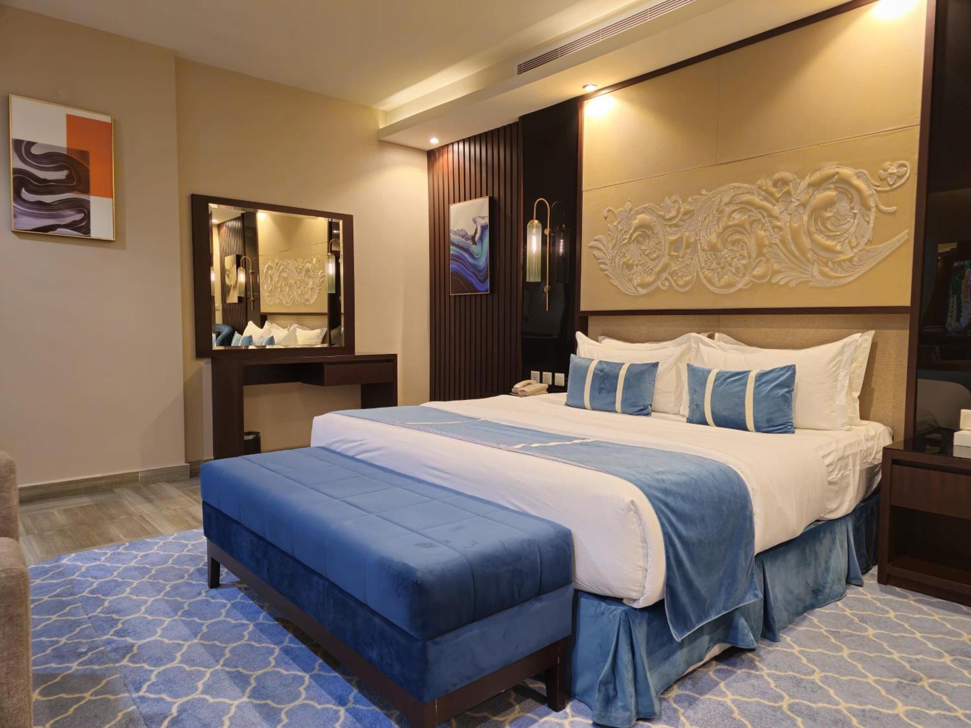 Royal Boutique Hotel คามิสมูชาอิท ภายนอก รูปภาพ