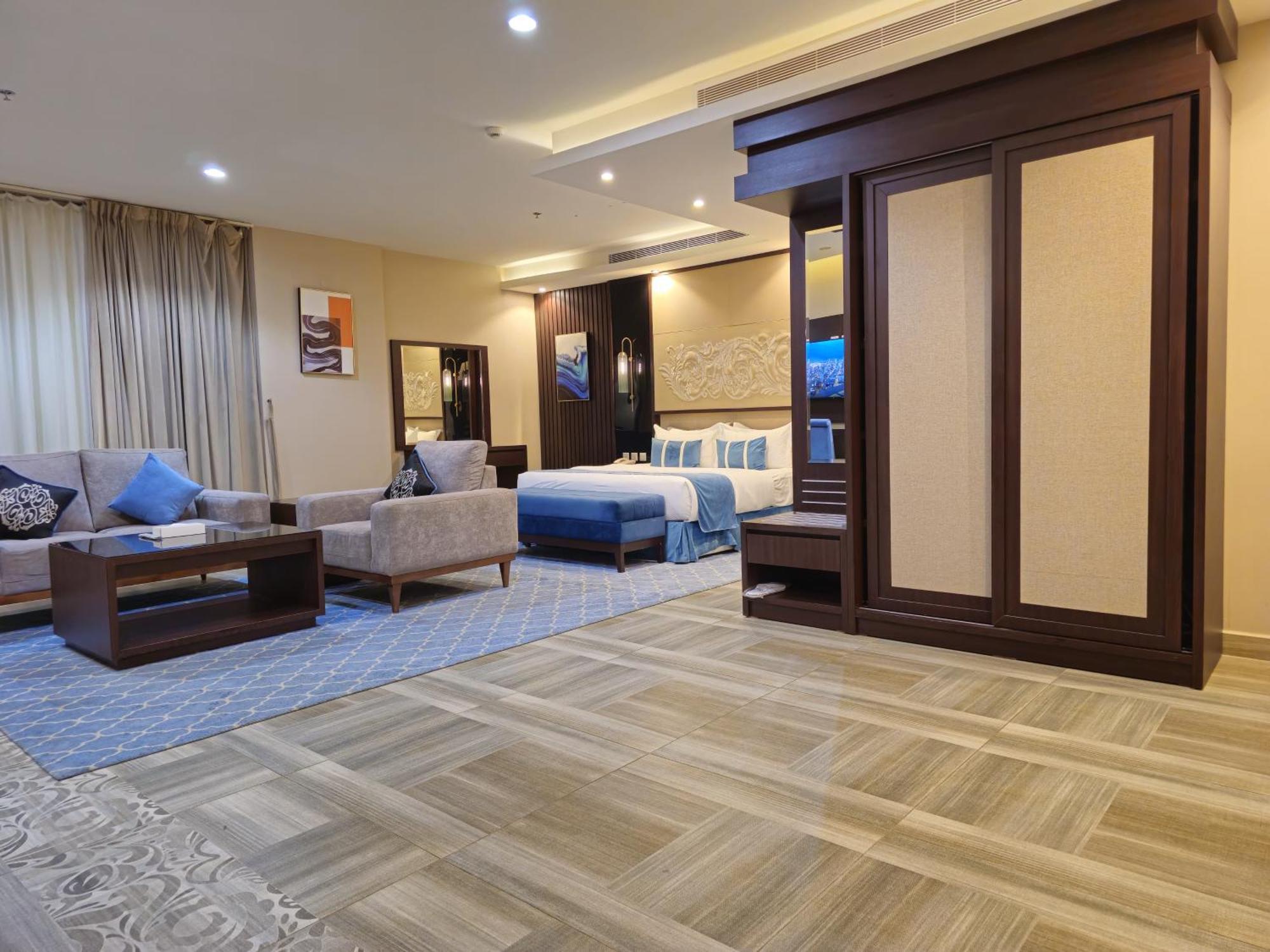 Royal Boutique Hotel คามิสมูชาอิท ภายนอก รูปภาพ