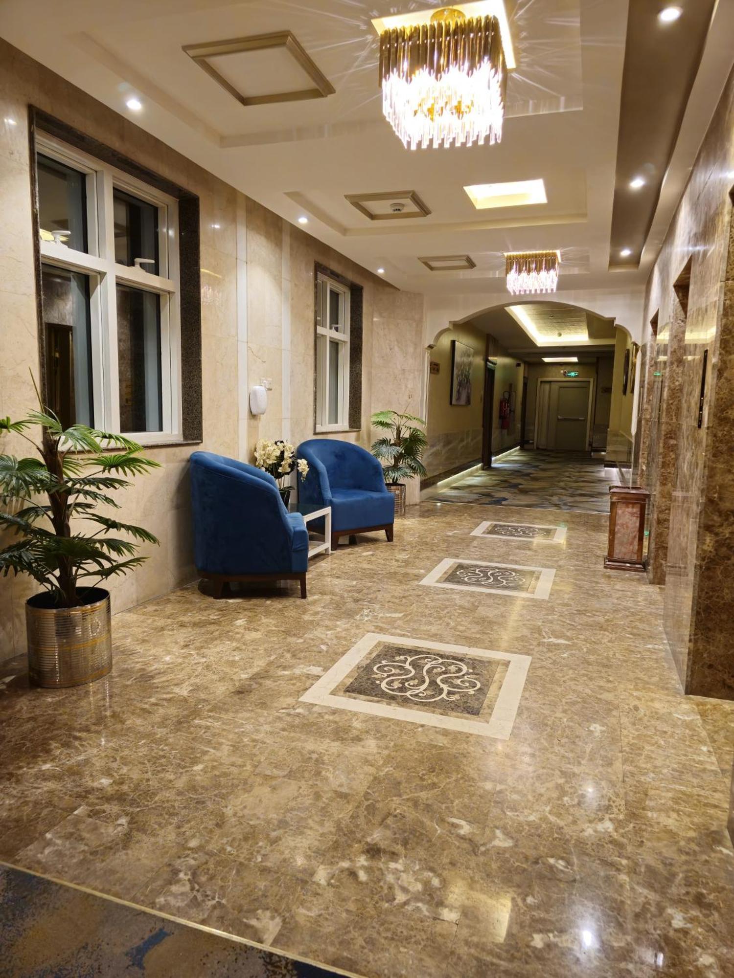 Royal Boutique Hotel คามิสมูชาอิท ภายนอก รูปภาพ
