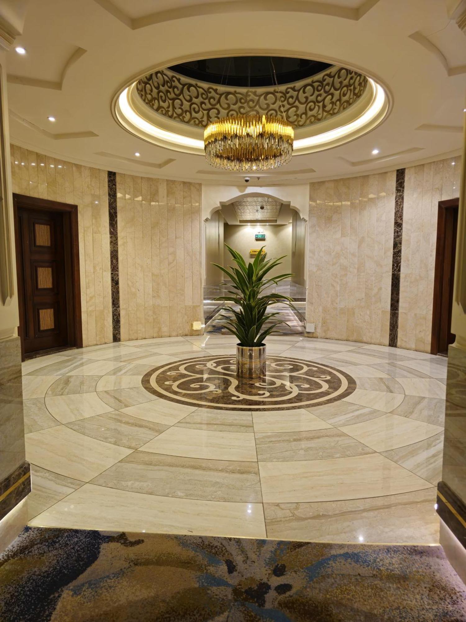 Royal Boutique Hotel คามิสมูชาอิท ภายนอก รูปภาพ