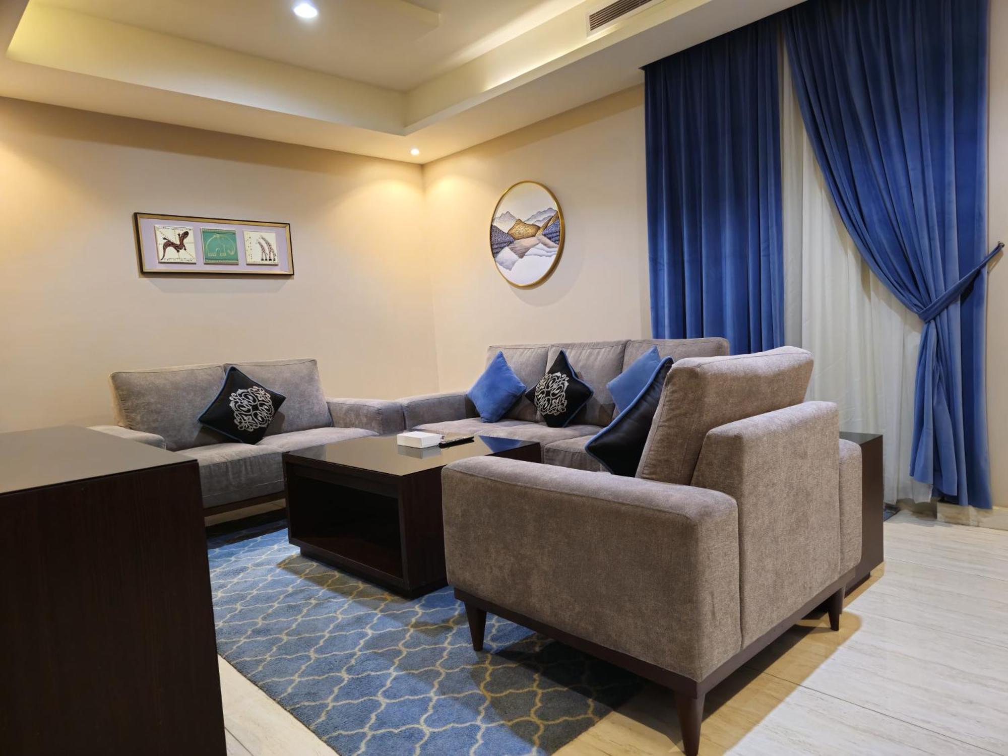 Royal Boutique Hotel คามิสมูชาอิท ภายนอก รูปภาพ