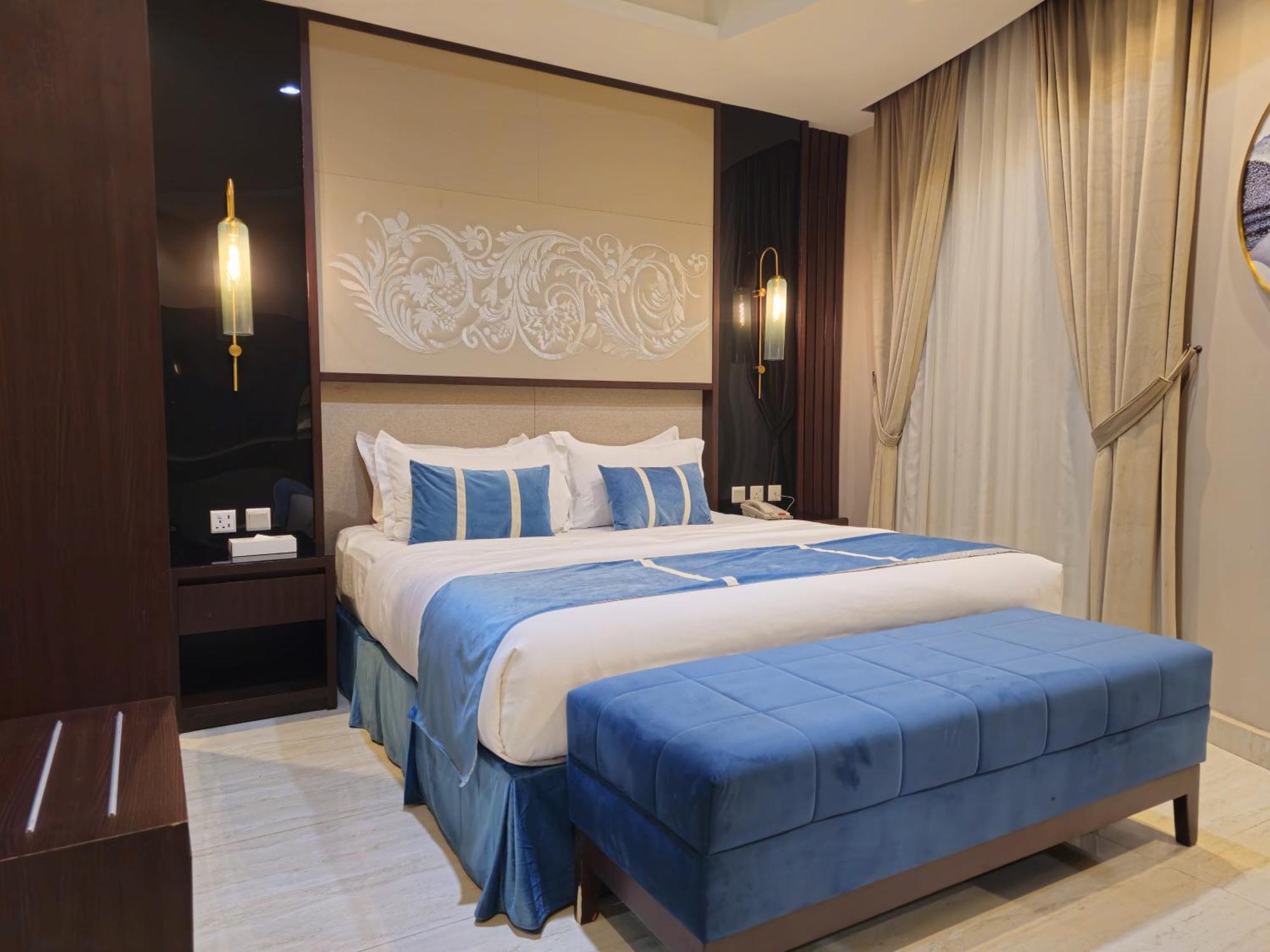 Royal Boutique Hotel คามิสมูชาอิท ภายนอก รูปภาพ