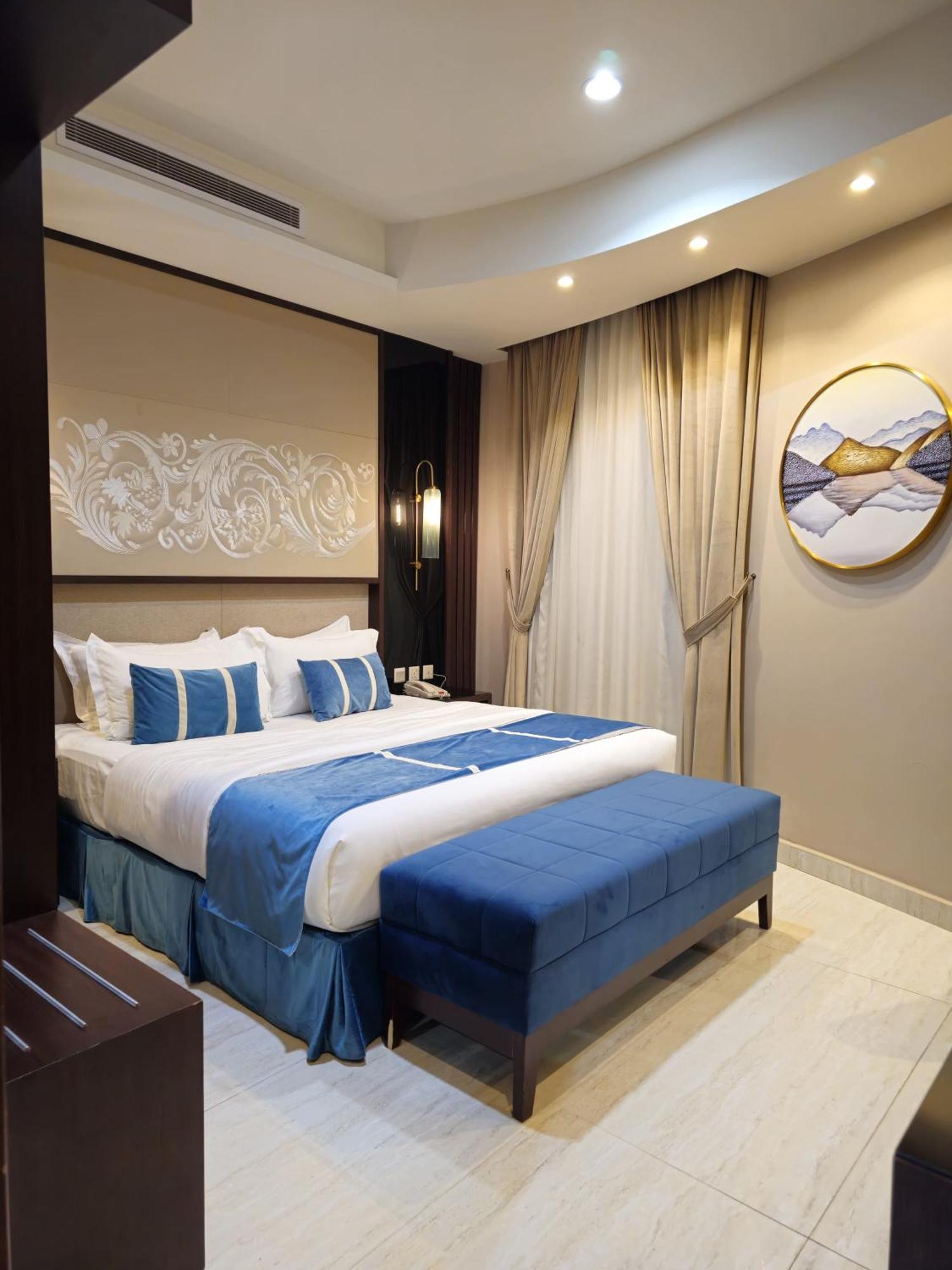 Royal Boutique Hotel คามิสมูชาอิท ภายนอก รูปภาพ