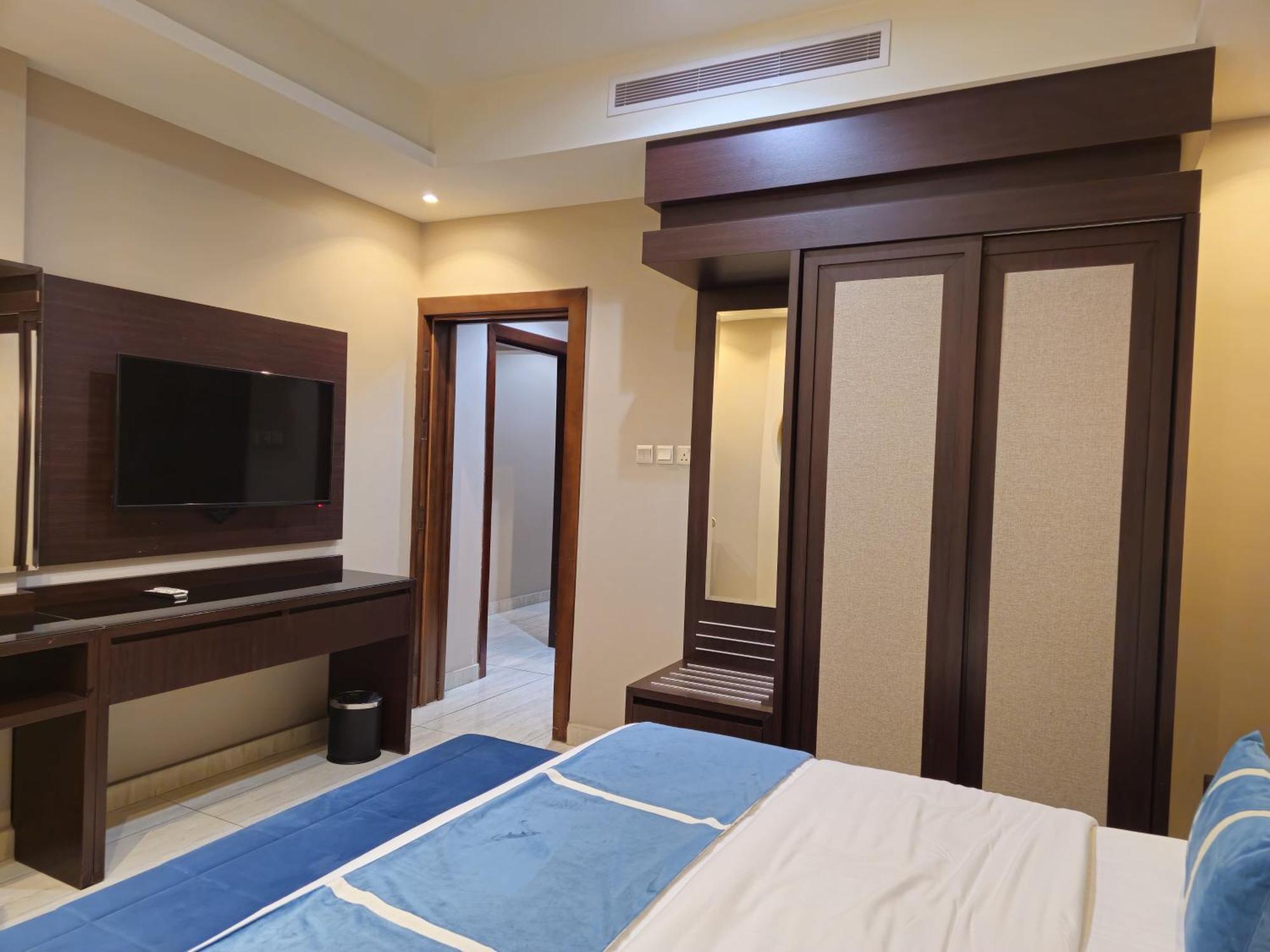 Royal Boutique Hotel คามิสมูชาอิท ภายนอก รูปภาพ